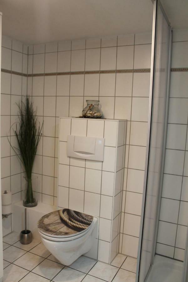 Lutzi´s Ferienwohnung Rostock Exterior foto